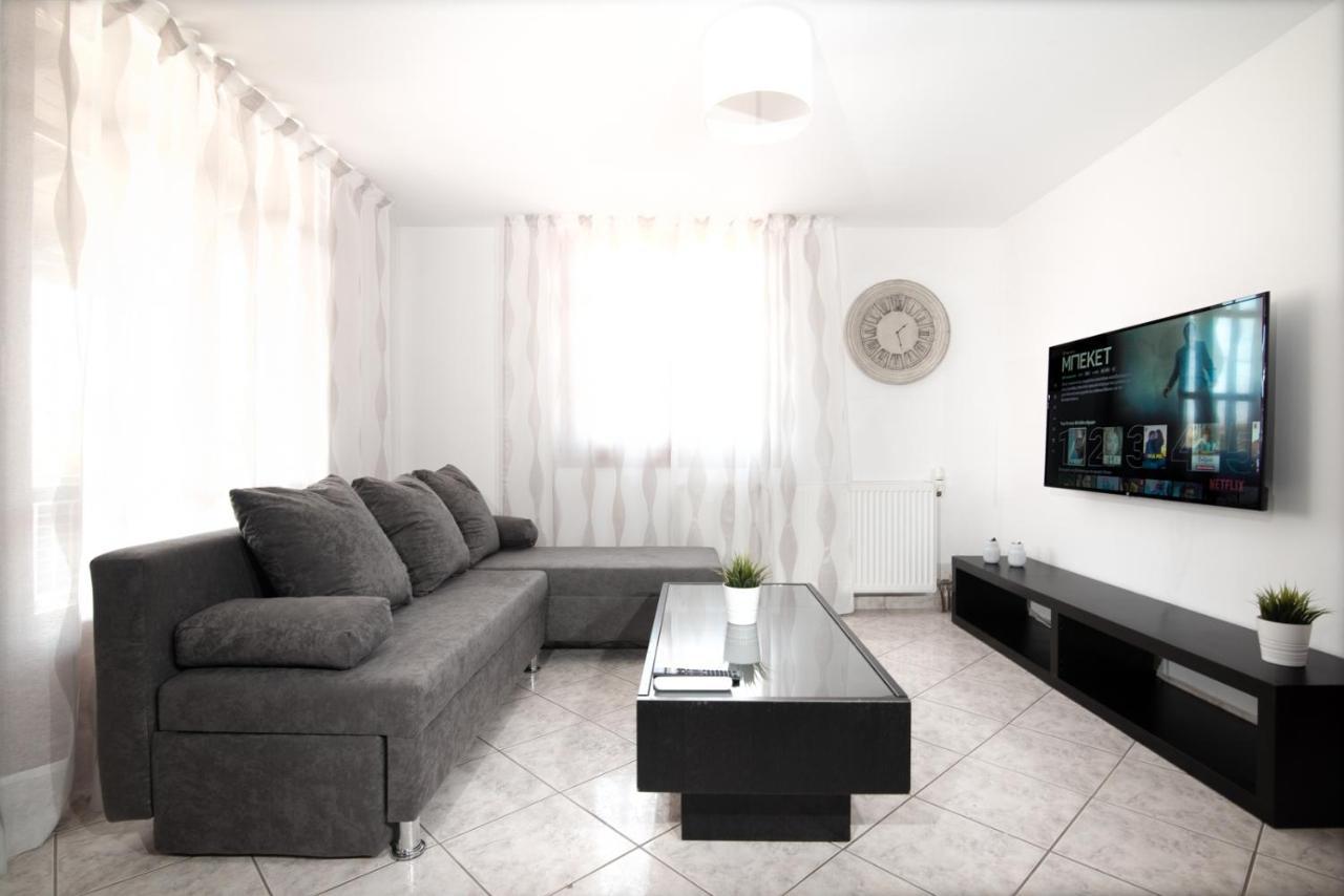 Ns-George Apartments By The Airport Markopoulo Mesogaias Екстер'єр фото